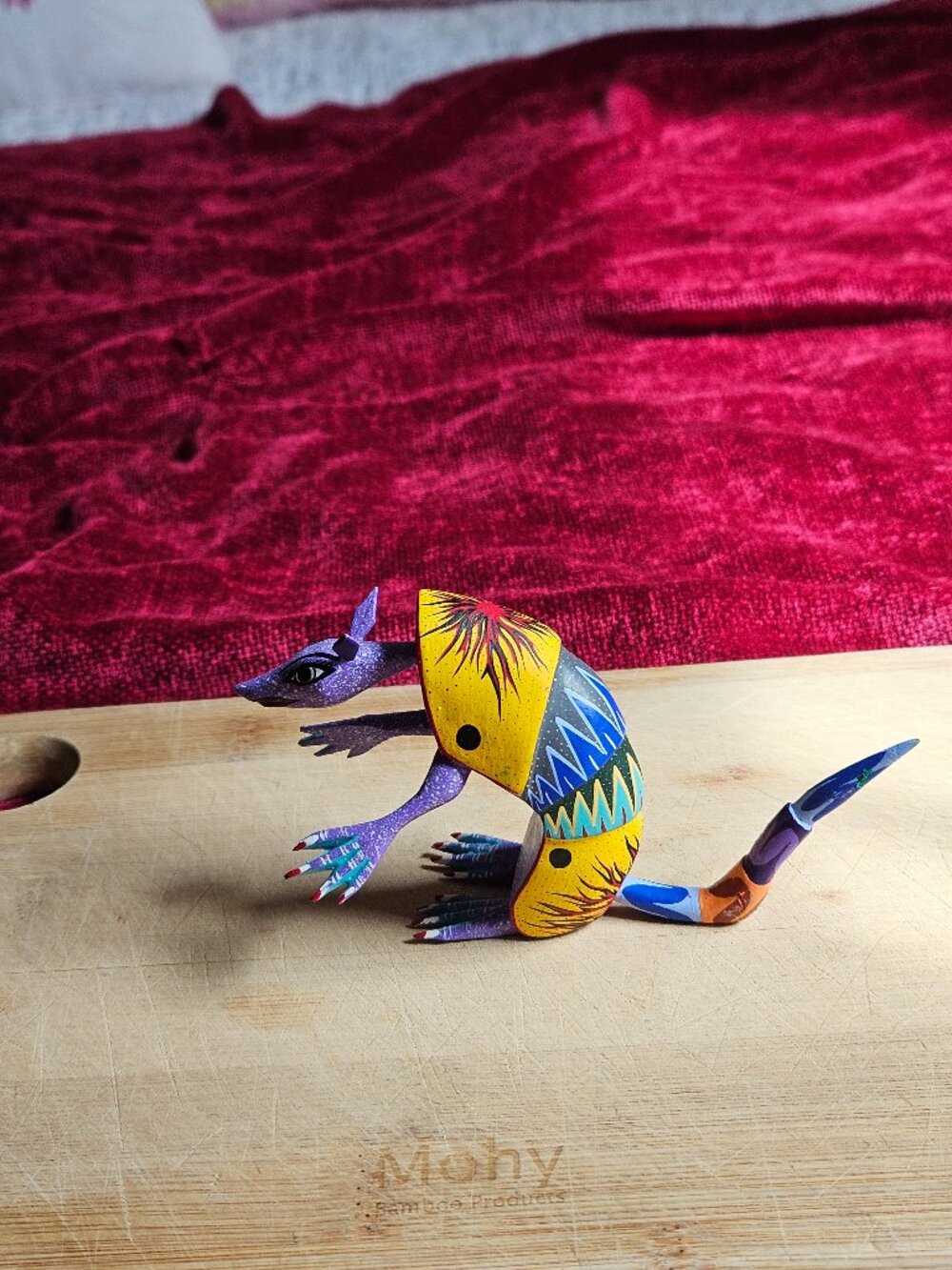 VINTAGE OAXACAN COPAL WOOD ARMADILLO CARVING EXQUISITE